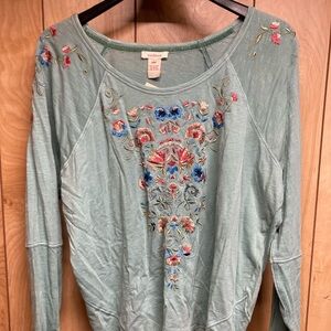 Sundance Floral Embroidery Sage Top ladies Large